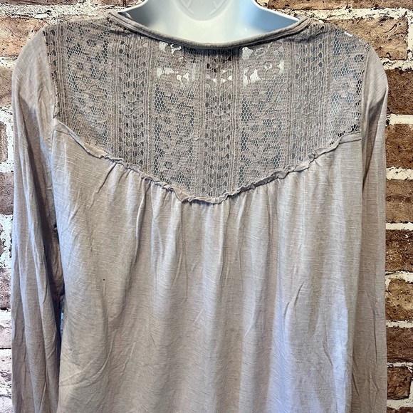 blouse - Picture 9 of 9